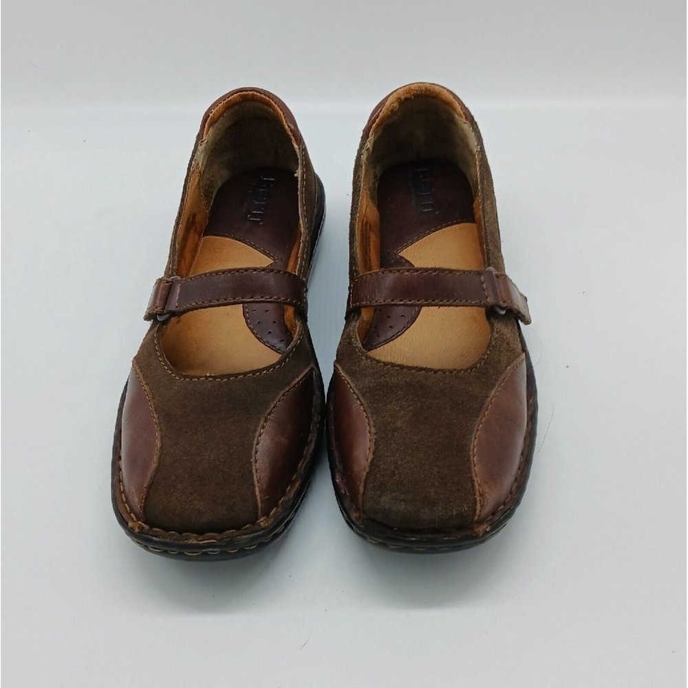 Born Women's 7 Brown Leather & Suede Closed Toe Mary Jane Style Flat Shoes